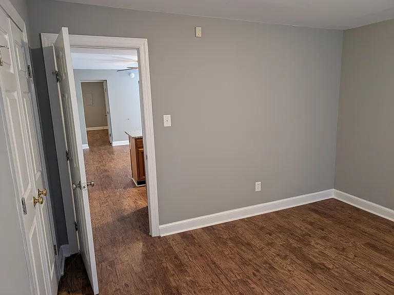 2115 E Marshall St #B — Photo 11