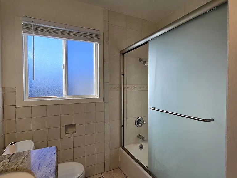 1636 Virginia St — Photo 16