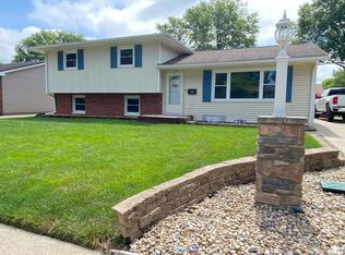 2476 Arrowhead Dr, Springfield, IL 62702