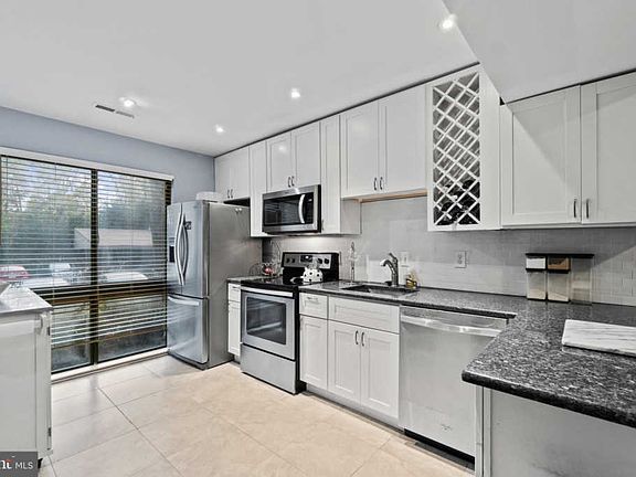 5th image of 11626 Ivystone Ct #3B1