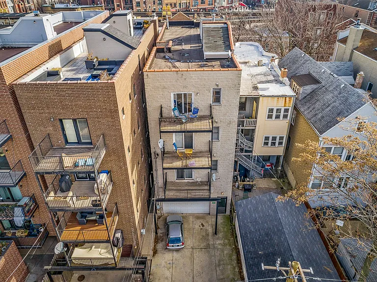 3338 N Sheffield Ave — Photo 3