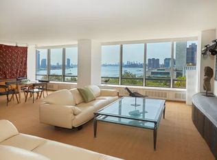870 United Nations Plz APT 9G, New York, NY