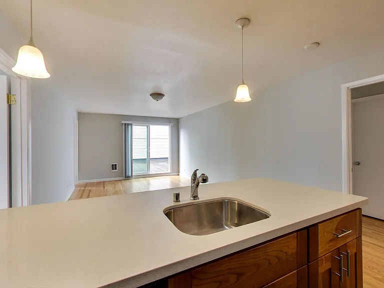 205 Collins St #4 — Photo 5