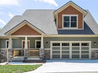 610 Vista Falls Rd, Mills River, NC 28759