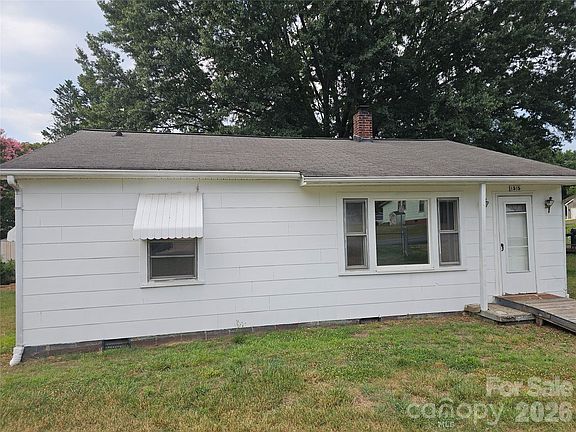 2nd image of 1515 16th Ave NE