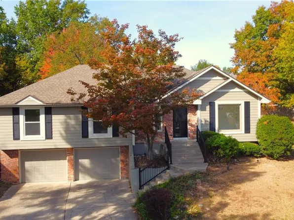 2117 Parker Ct, Blue Springs, MO 64015