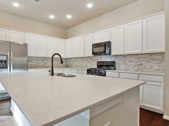 The Woodworth - Kitchen