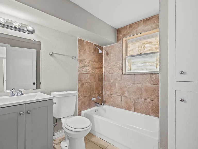 4020 Avenue O 1/2 — Photo 37