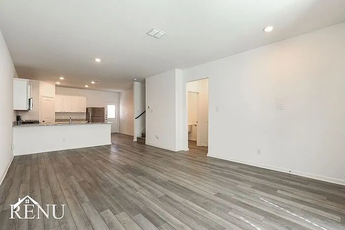 2951 Jackson Smt — Photo 7