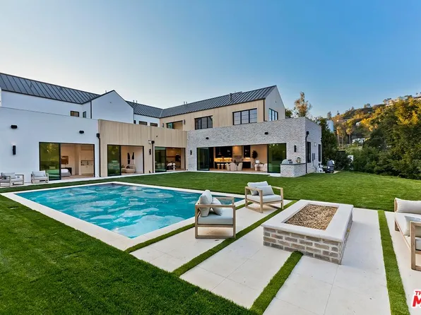 1120 Angelo Dr, Beverly Hills, CA 90210
