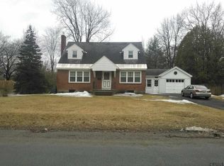 35 Continental Rd, Schenectady, NY 12306