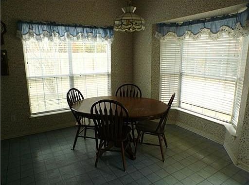 5th image of 114 Woodcrest Dr