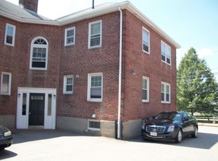 29 Church St APT 10, Waltham, MA 02452
