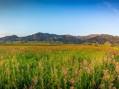 1 Vistalora Ln, Bozeman, MT, 59715