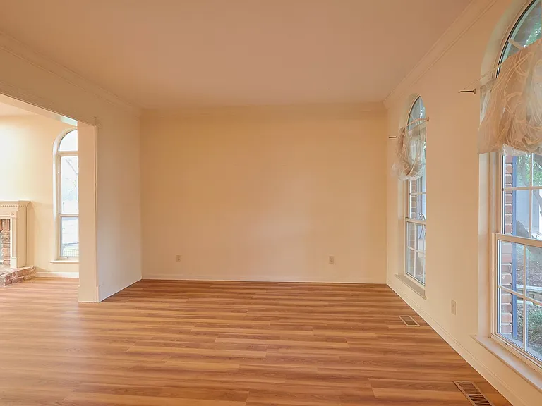 600 Arbor Glen Ct — Photo 12