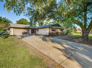 525 Dean Dr, Denison, TX 75020