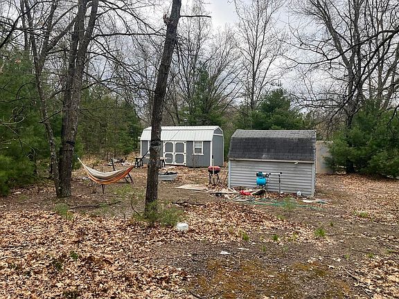 5th image of 121 W Pierce Dr