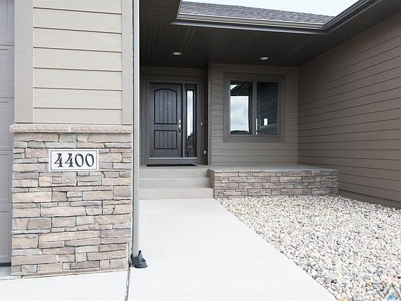 2nd image of 4400 S Dubuque Ave