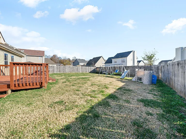3565 Southwood Dr — Photo 26