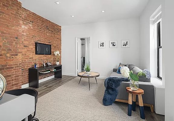 2nd image of 236 E 28th St APT 4D