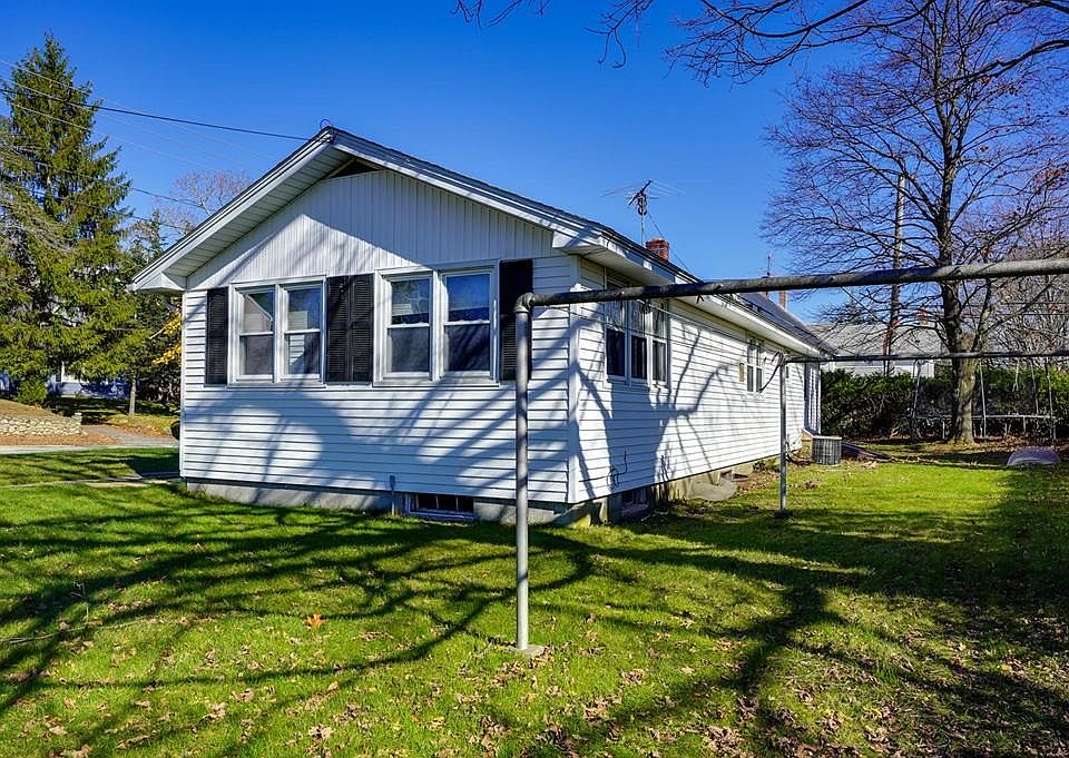 19 Gilboa St, Douglas, MA 01516 Zillow