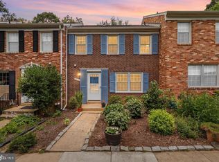 8398 Uxbridge Ct, Springfield, VA 22151