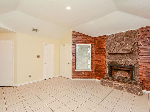 4th image of 8607 Crystal Cove Cir