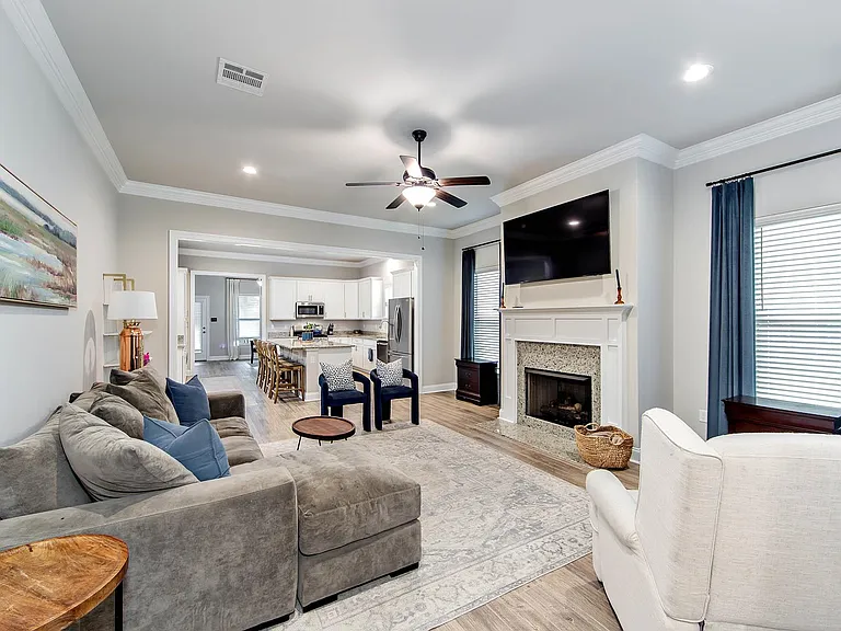 110 Devon Ct — Photo 10