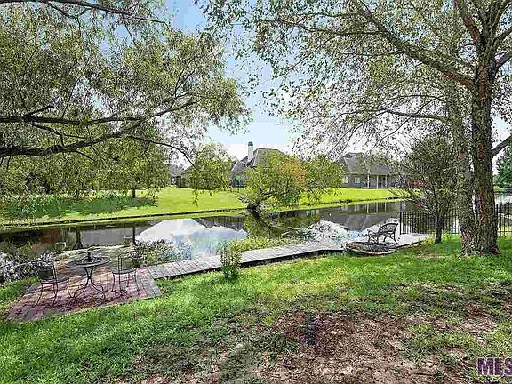 4th image of 4012 Water Oak Dr