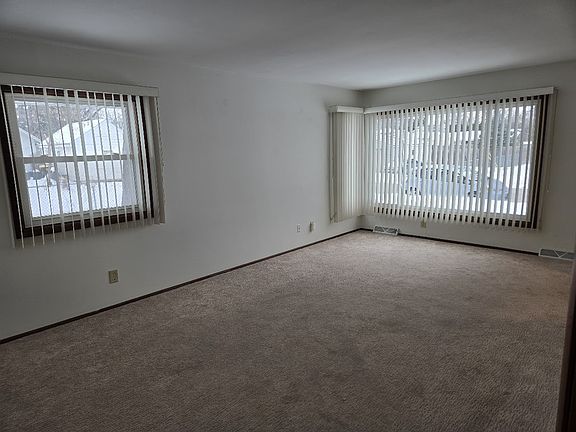 3rd image of 5708 Pleasant Ave #5708