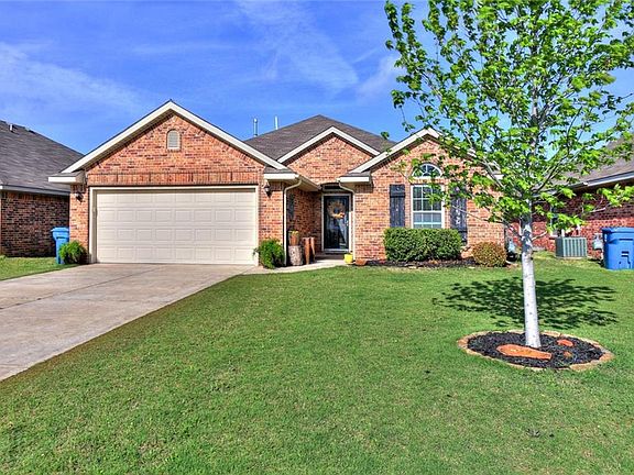 3rd image of 2207 Bradford Cir