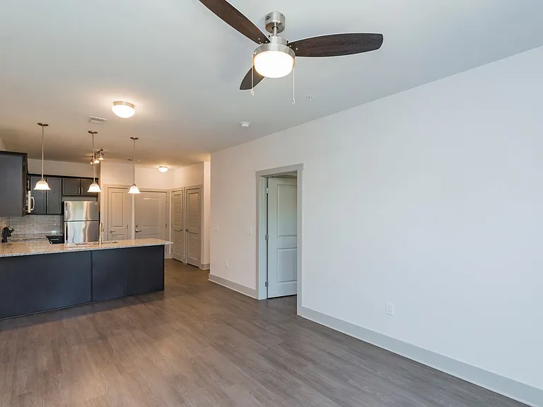 Heritage East Apartments — Photo 6