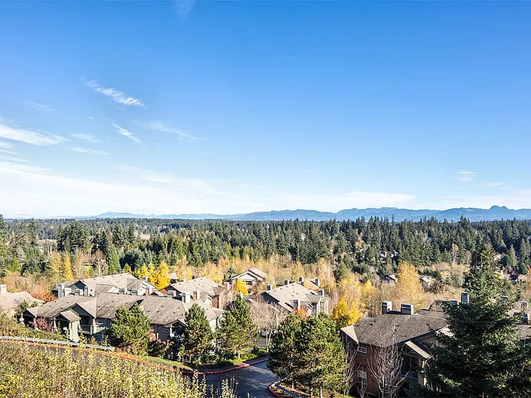 Surrounding nature trails and majestic mountain views