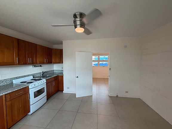 3rd image of 1302 Young St APT C