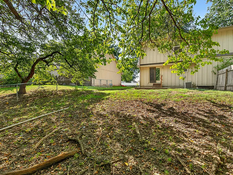 739 SE Country Ln — Photo 27
