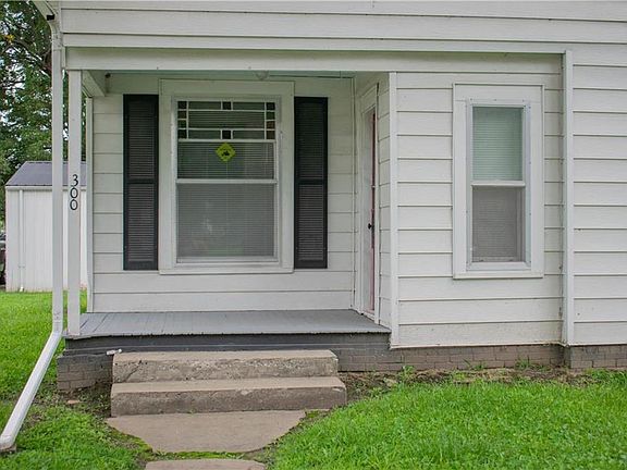 3rd image of 300 NE 1st St