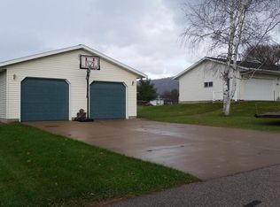 64 W 17th St, Buffalo City, WI 54622