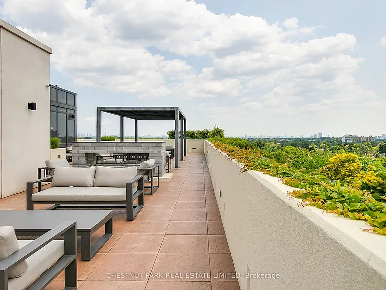 1700 Avenue Rd #Penthouse 706 — Photo 44