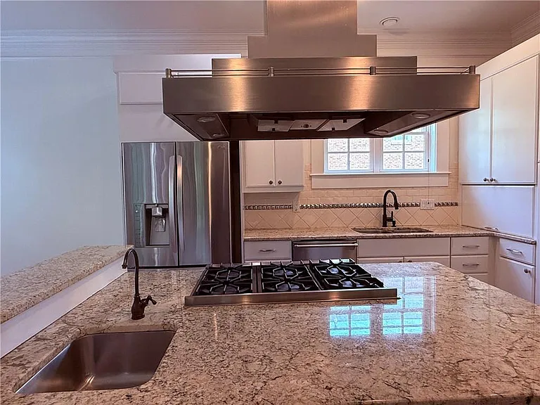 2617 Canterbury Trl NE — Photo 6
