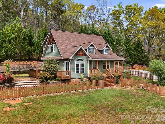 2nd image of 2011 Edgerton Rd