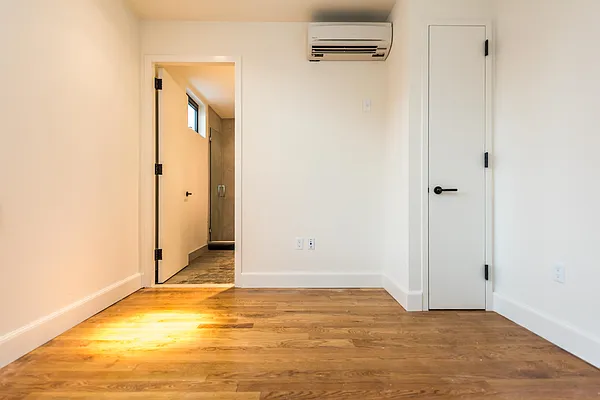 Rented by Nooklyn NYC LLC | media 84