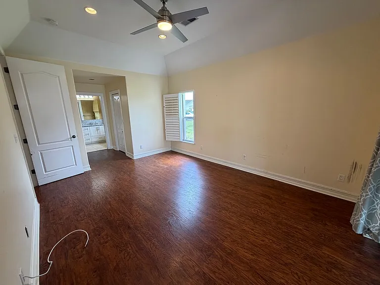 3425 Anton Ct — Photo 22