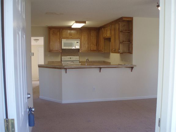 Front entrance/ living room/ kitchen