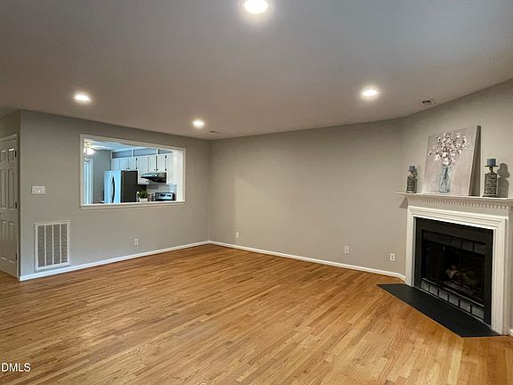 4th image of 192 Saint Andrews Ln