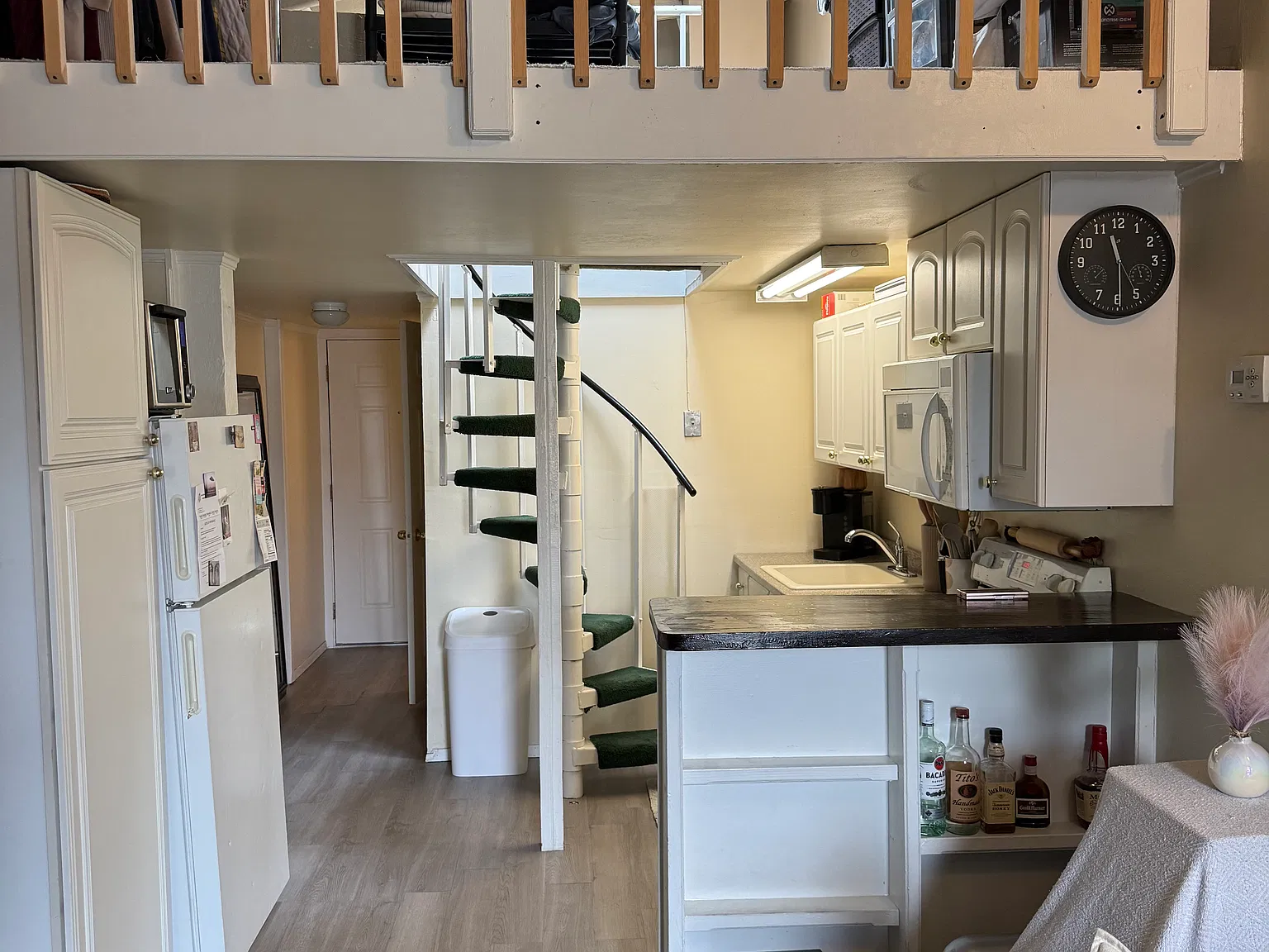 Studio, $2,100 — Photo 2