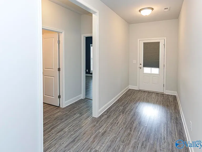 125 River Springs Ct — Photo 4