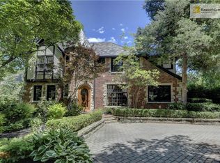 5825 State Line Rd, Kansas City, MO 64113