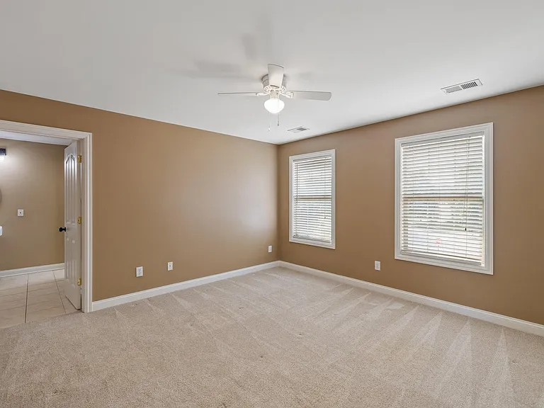 2128 Roswell Dr — Photo 20