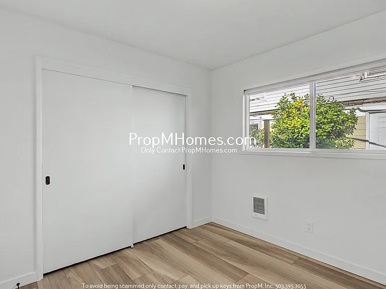 7032 N Burlington Ave — Photo 15