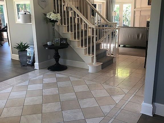 Front Foyer w/ 
Marble Floor